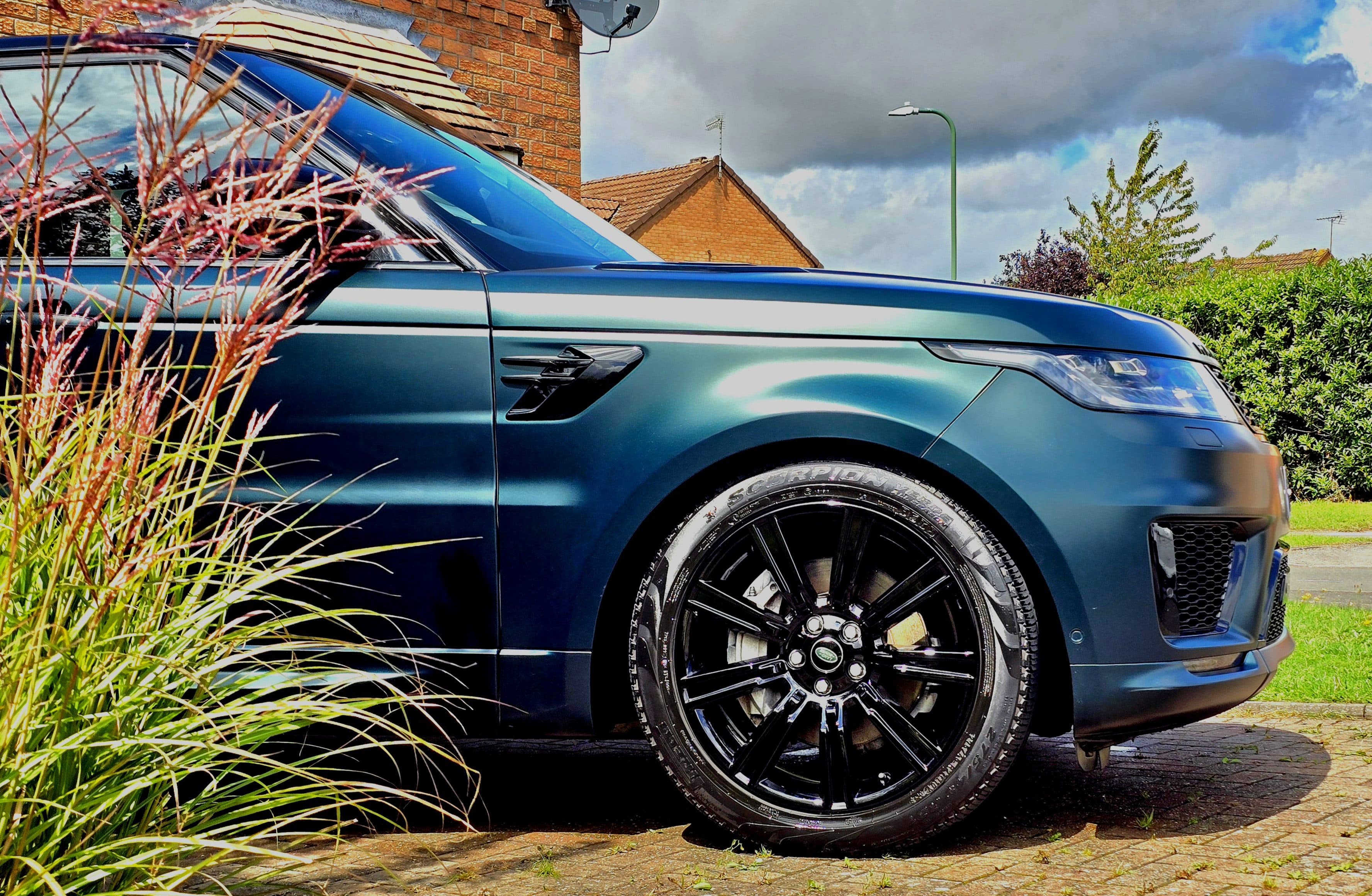 Range Rover Sport showing deep gloss paintwork after ceramic coating by Blue Horizon Detailing, Warwickshire